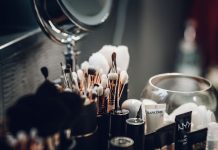 Seven Things To Consider When Selecting A Makeup Brush Makeup Brush